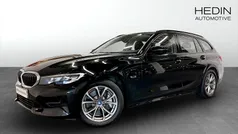 Svart (black) Begagnad 2022 BMW 330e Sport Line Kombi | 318 700 kr (Superpris)