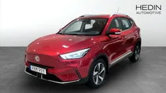 Röd (red) Begagnad 2023 MG ZS Comfort Sedan | 309 900 kr (Marknadspris)