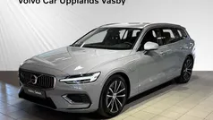 Grå Begagnad 2024 Volvo V60 Plus Kombi | 499 900 kr (Marknadspris)