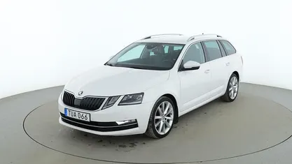 Vit Begagnad 2017 Skoda Octavia Style Kombi | 164 000 kr (Marknadspris)