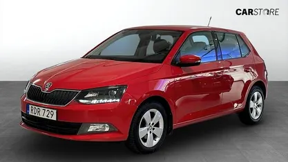 Röd Begagnad 2016 Skoda Fabia Halvkombi | 89 500 kr (Marknadspris)