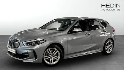 Begagnad 2023 BMW 118 M Sport Halvkombi | 284 700 kr (Marknadspris)