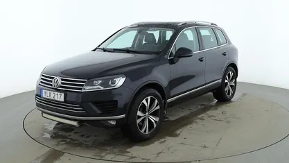 Svart Begagnad 2017 VW Touareg SUV | 209 000 kr (Marknadspris)