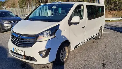 Vit Begagnad 2018 Opel Vivaro Minibuss | 149 900 kr