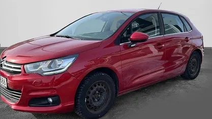 Begagnad Citroën C4 PureTech 110 HK (80 kW) 2016 Röd metallic Halvkombi