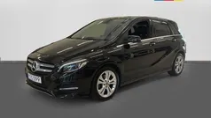 Svart Begagnad 2018 Mercedes B200 Minibuss | 199 900 kr (Marknadspris)