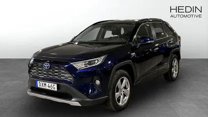 Blå Begagnad 2021 Toyota RAV4 Executive Kombi | 324 900 kr (Marknadspris)