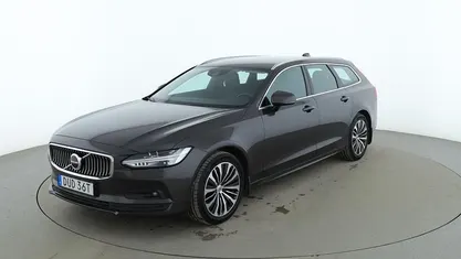 Grå Begagnad 2020 Volvo V90 Momentum Kombi | 242 000 kr (Marknadspris)