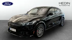 Svart Begagnad 2023 Ford Mustang Mach-E GT SUV | 649 900 kr (Bra pris)