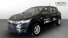 Svart (black) Ny 2025 Dacia Sandero Essentiel Halvkombi | 200 700 kr (Marknadspris)