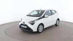 Vit Begagnad 2019 Toyota Aygo X-play Halvkombi | 108 000 kr (Marknadspris)