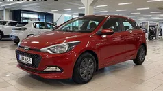 Röd Begagnad 2017 Hyundai i20 Halvkombi | 94 800 kr (Marknadspris)