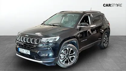Svart Begagnad 2021 Jeep Compass Limited SUV | 249 900 kr (Marknadspris)