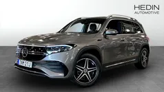 Mörkgrå (black) Begagnad 2022 Mercedes EQB300 AMG SUV | 379 900 kr (Marknadspris)