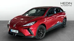 Röd Begagnad 2023 MG MG4 EV Halvkombi | 254 900 kr (Marknadspris)