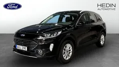 Svart Begagnad 2022 Ford Kuga Titanium SUV | 244 900 kr (Marknadspris)