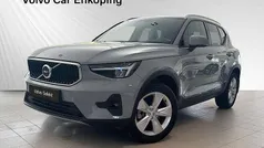 Grå Begagnad 2023 Volvo XC40 Core SUV | 359 900 kr (Marknadspris)