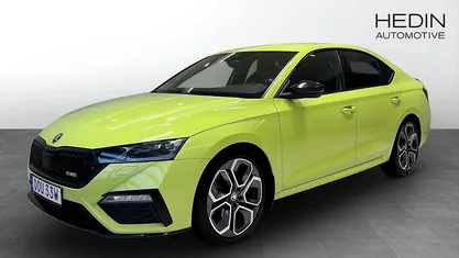 Grön Begagnad 2021 Skoda Octavia RS Sedan | 310 000 kr (Marknadspris)