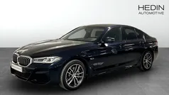 Svart Begagnad 2022 BMW 530e M Sport Sedan | 429 900 kr (Marknadspris)