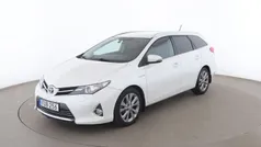 Vit Begagnad 2015 Toyota Auris Touring Sports Executive Kombi | 137 000 kr (Marknadspris)