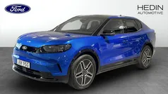 Blå (blue) Ny 2025 Ford Capri Premium SUV | 625 000 kr (Marknadspris)
