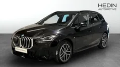 Svart Begagnad 2024 BMW 225 Active Tourer Comfort Edition Minibuss | 441 700 kr (Marknadspris)