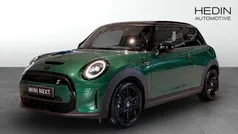 Grön (green) Begagnad 2022 Mini Cooper SE Halvkombi | 228 700 kr (Marknadspris)