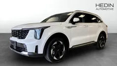 Vit (white) Ny 2025 Kia Sorento Advance SUV | 609 900 kr (Marknadspris)