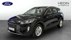 Svart (black) Begagnad 2022 Ford Kuga Titanium SUV | 234 900 kr (Marknadspris)