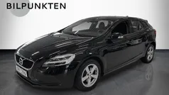 Svart Begagnad 2017 Volvo V40 Kinetic Kombi | 144 900 kr (Marknadspris)