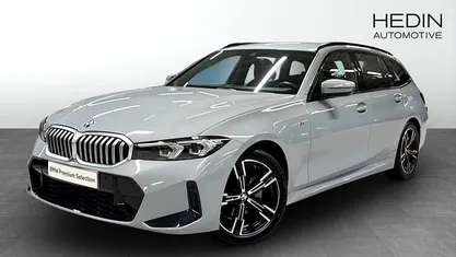 Grå (grey) Begagnad 2025 BMW 320 Shadowline Kombi | 498 700 kr (Dyr)