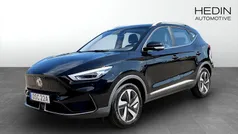 Svart (black) Begagnad 2022 MG ZS Luxury Sedan | 249 900 kr (Bra pris)