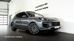 Grå (grey) Begagnad 2025 Porsche Cayenne SUV | 1 249 000 kr (Bra pris)