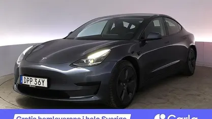 Grå Begagnad 2021 Tesla Model 3 Standard Range Plus Sedan | 286 990 kr (Marknadspris)