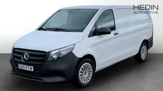 Vit Begagnad 2024 Mercedes Vito Minibuss | 506 960 kr (Marknadspris)