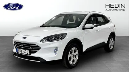 Frozen white Begagnad 2022 Ford Kuga Titanium SUV | 269 900 kr (Marknadspris)