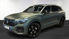 Grå (grey) Begagnad 2023 VW Touareg R SUV | 750 000 kr (Marknadspris)