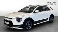 Vit (white) Begagnad 2022 Kia Niro SUV | 289 900 kr (Marknadspris)