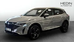 Ljusgrå (grey) Begagnad 2025 Nissan Qashqai Tekna SUV | 389 900 kr (Marknadspris)