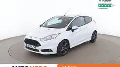 Vit Begagnad 2016 Ford Fiesta ST Halvkombi | 126 000 kr (Marknadspris)