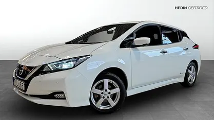Begagnad Nissan Leaf N-Connecta 160 kW (218 HK) 2021 Vit Halvkombi