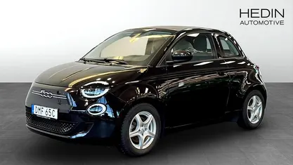 Svart Begagnad 2022 Fiat 500e Icon Halvkombi | 189 900 kr (Marknadspris)