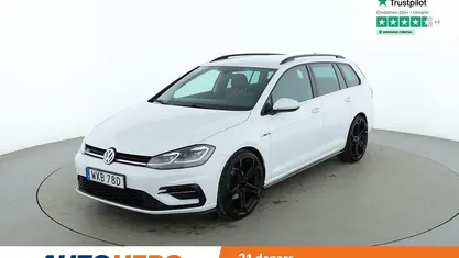Vit Begagnad 2019 VW Golf VII R-line Kombi | 179 000 kr (Marknadspris)