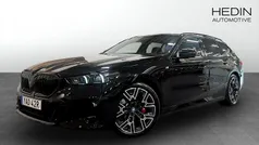 Svart (black) Begagnad 2025 BMW 530e M Sport Kombi | 658 700 kr (Superpris)