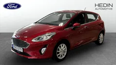 Röd (red) Begagnad 2017 Ford Fiesta Titanium Halvkombi | 119 900 kr (Marknadspris)