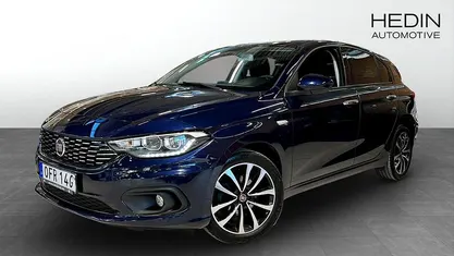 Blå Begagnad 2019 Fiat Tipo Lounge Halvkombi | 114 900 kr (Marknadspris)
