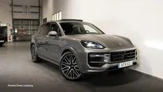 Grå (grey) Begagnad 2025 Porsche Cayenne SUV | 1 199 000 kr (Marknadspris)