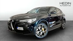 Svart (black) Begagnad 2018 Alfa Romeo Stelvio Super SUV | 289 900 kr (Marknadspris)