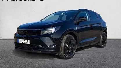 Svart Begagnad 2024 Opel Grandland X SUV | 254 900 kr (Marknadspris)