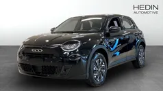 Svart (black) Ny 2025 Fiat 600 Lounge SUV | 305 800 kr (Marknadspris)